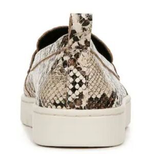 BRAND NEW TOMMY BAHAMA ANIMAL PRINT SLIP-ON SNEAKER